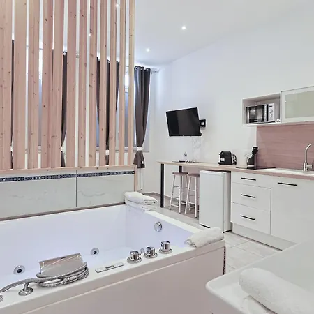 Les Bulles De Mona - Lola - - Clim *